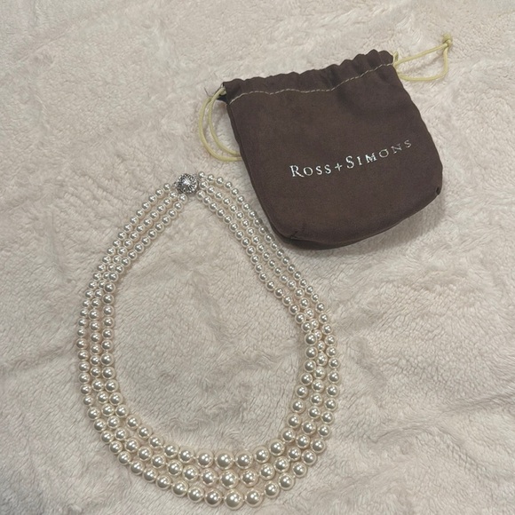 Ross-Simons White Pearl Necklace Timeless Elegance - Picture 3 of 7